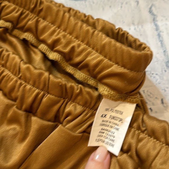 Doc Dwarf Plus Size Costume - Picture 12 of 14